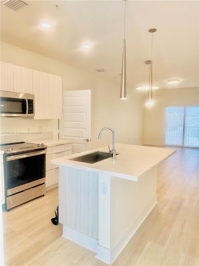 Foto del edificio - 4700 NW 84th Ave