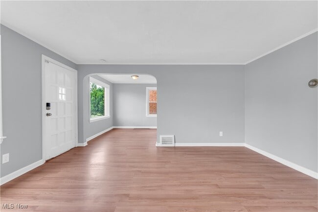 Building Photo - 18400 Waterbury Ave