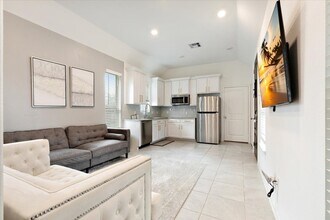 Building Photo - 4912 Overland Hollow Dr