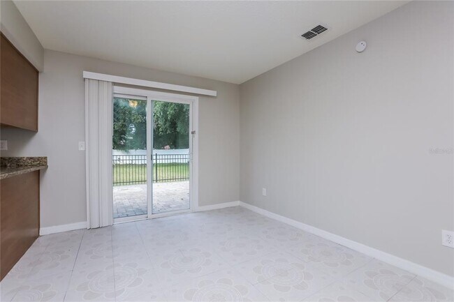 Building Photo - 116 N Buena Vista Ave