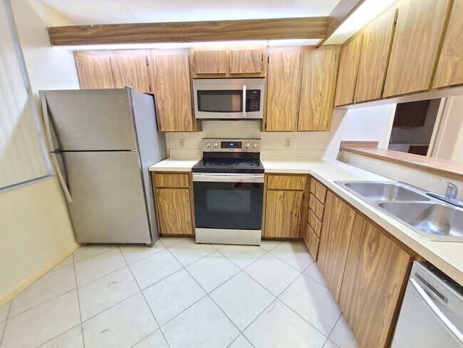 Foto del edificio - 3710 Whitehall Dr