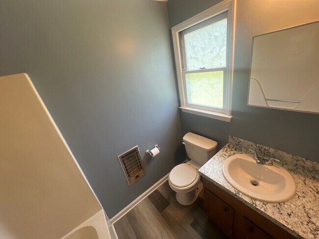 Foto del edificio - Must see Newly renovated 1 bedroom 1 bath ...