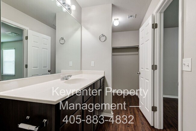 Foto del edificio - Gorgeous 3 Bed 2 Bath in Moore/SE OKC