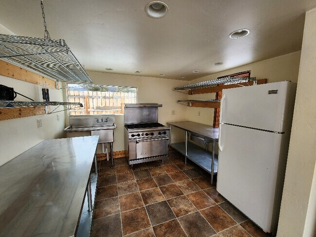 Building Photo - 146 Yonley