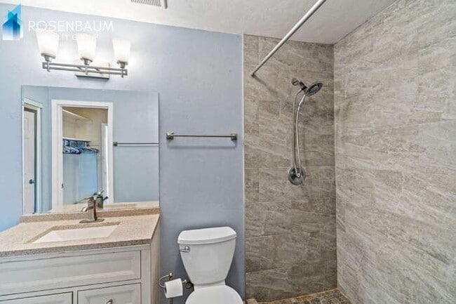 Building Photo - Charming 1-bed, 1-bath second-floor condo unit in the Barcelona Manor Condominiums!