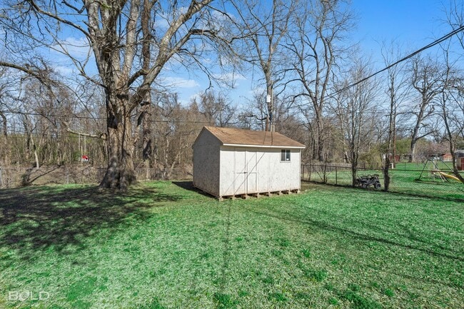 Foto del edificio - 1419 Teekell St