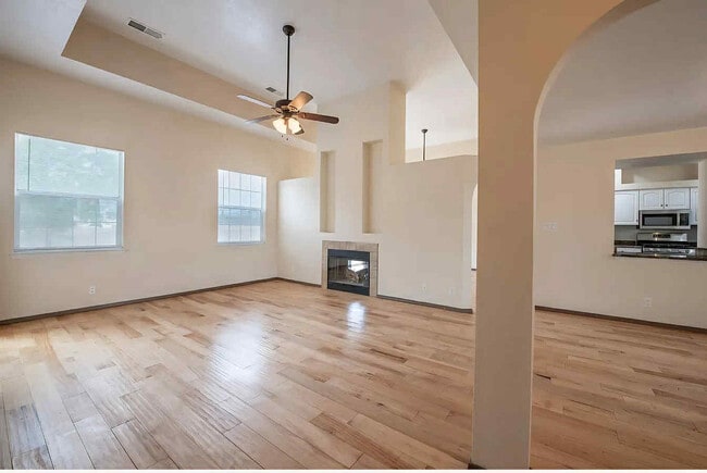 Building Photo - 2436 Manzano Loop NE