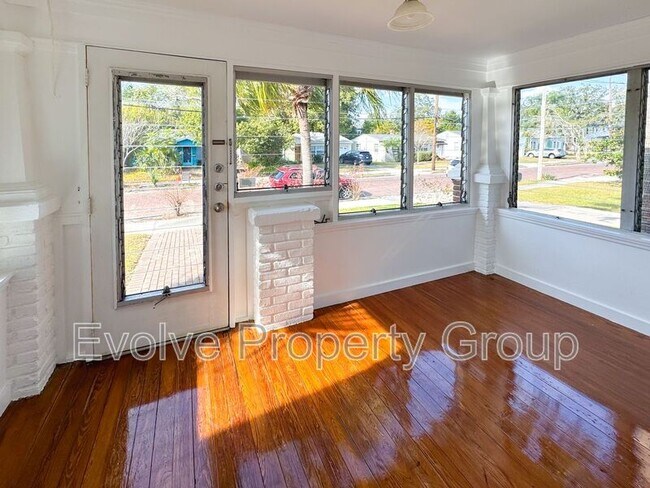 Foto del edificio - 931 Shine Ave