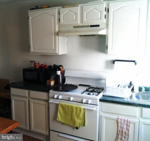 Building Photo - 124 Pierce St