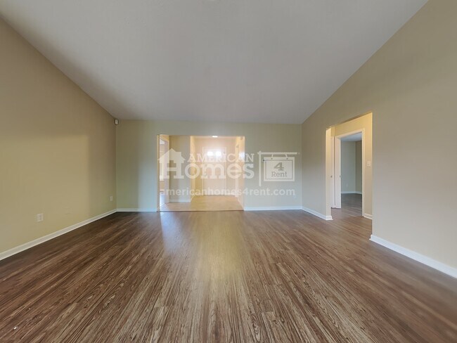 Foto del edificio - 131 Green Meadow Court