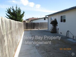 Building Photo - 1589 Soto St