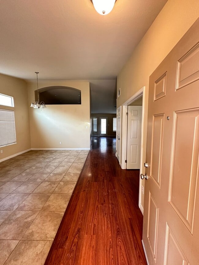 Building Photo - Beautiful Single Family Home in Bakersfield, CA