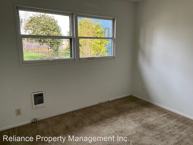 Building Photo - 3 br, 1 bath House - 13355 SW 2nd St.
