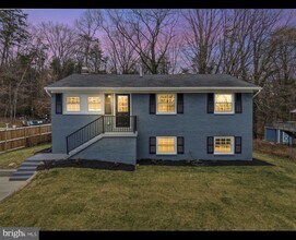 Building Photo - 4604 Kentwood Ln