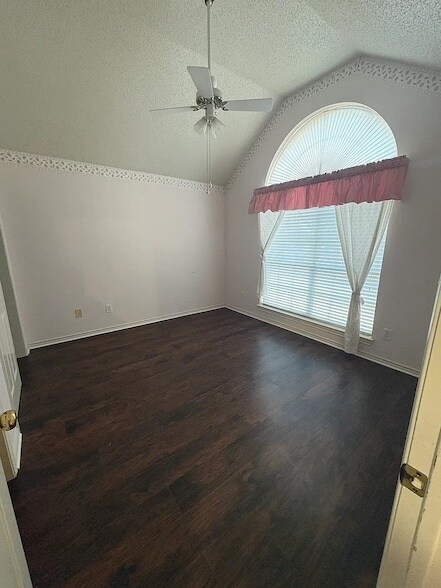 Foto del edificio - 7405 Stoney Point Dr