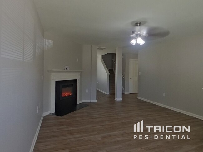 Foto del edificio - 6240 Stonefort Ct