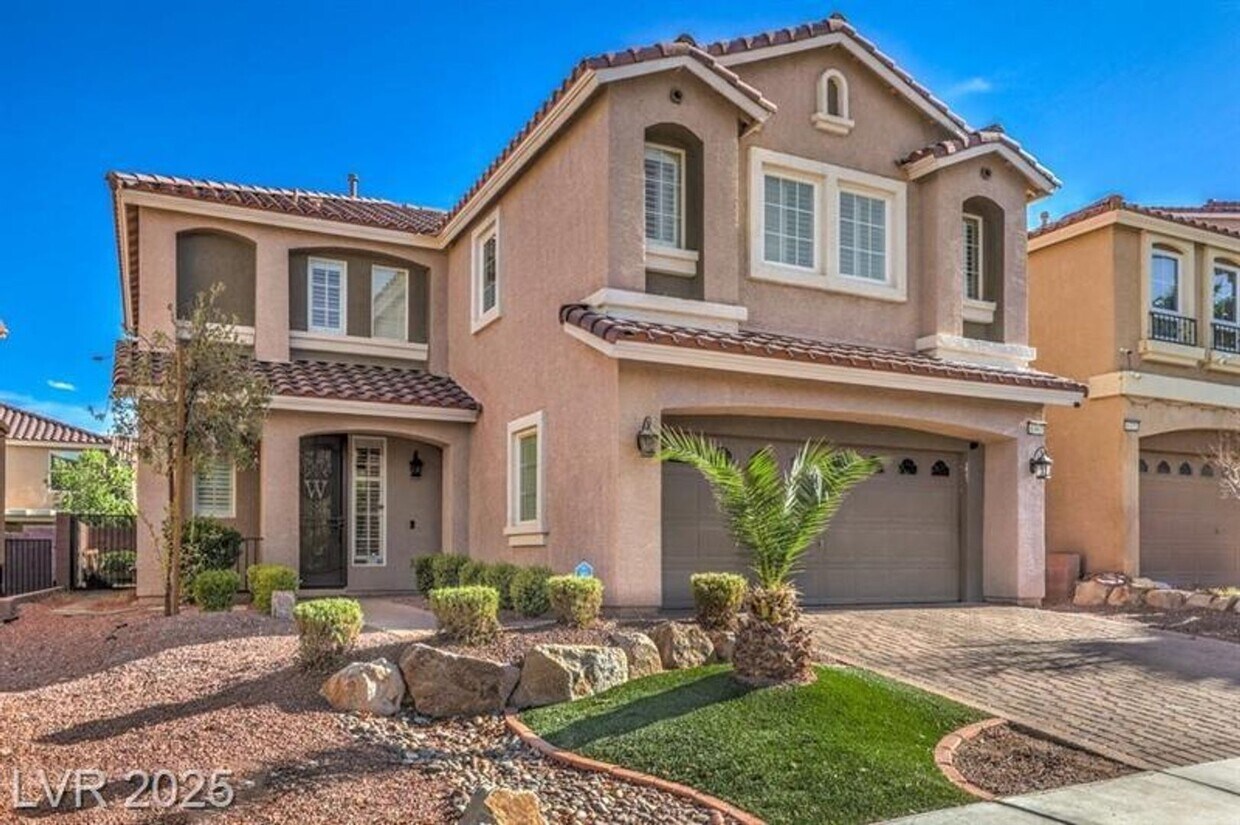 Primary Photo - Stunning Open Floor Plan Home