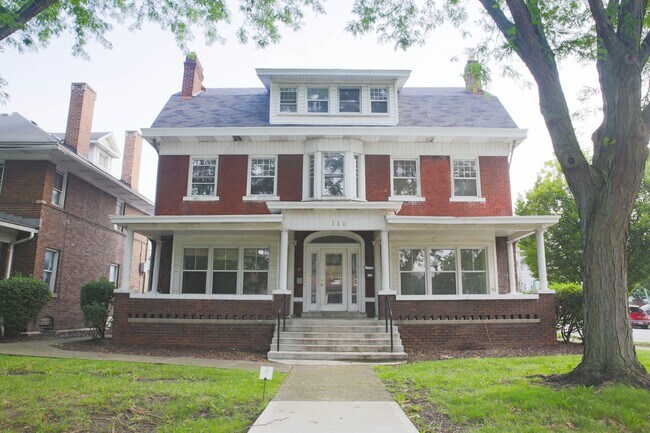 Building Photo - 116 E 12th Ave