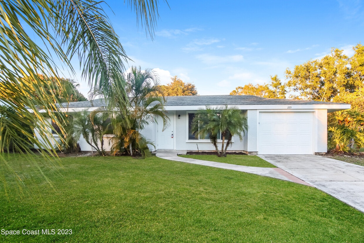 Foto principal - 229 SW Kentwood Rd