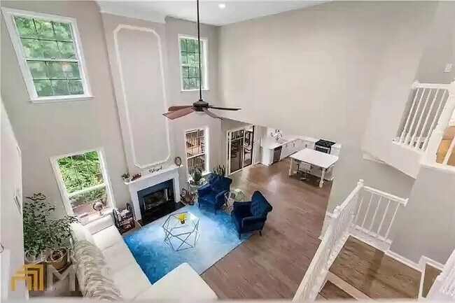 Foto del edificio - Room in House on Weller Tr NE