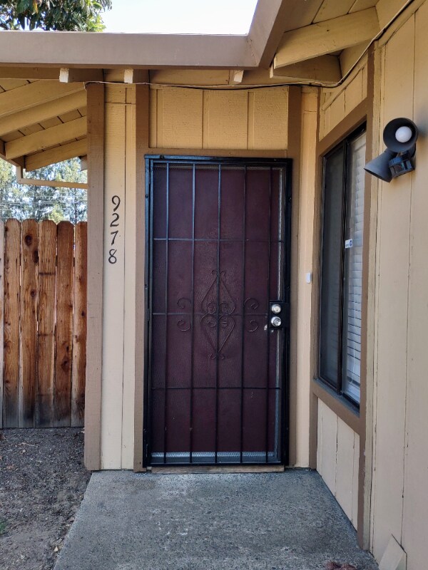Building Photo - 9278 Corinthian Cir