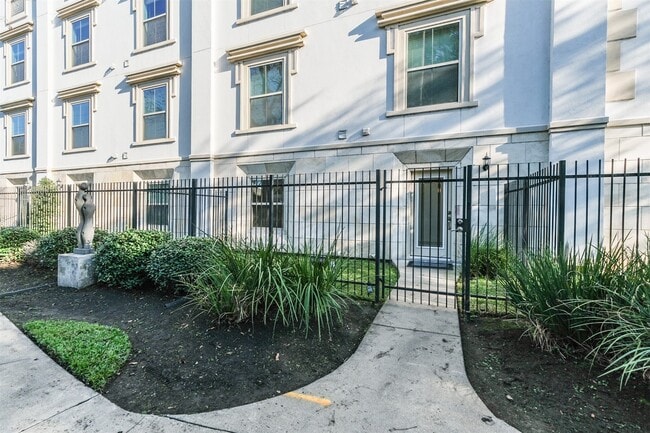 Foto del edificio - 3501 Chenevert St