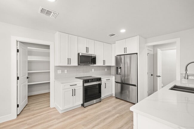 Building Photo - “Newly Remodeled 4BR Home in Prime San Antonio Location”