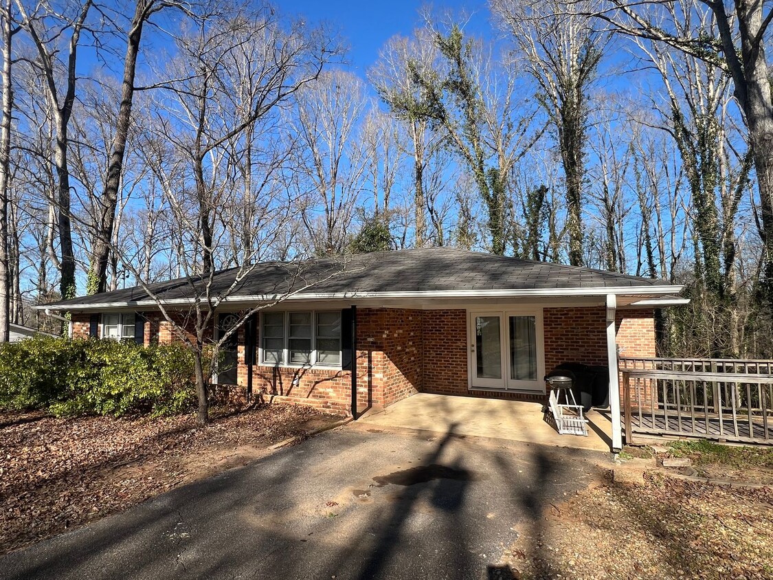 Foto principal - Newly renovated 3 bedroom in Watkinsville!