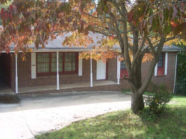 Building Photo - 3 bedroom in Decatur Georgia GA 30034