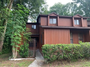 Building Photo - 5868 SW 8th Pl
