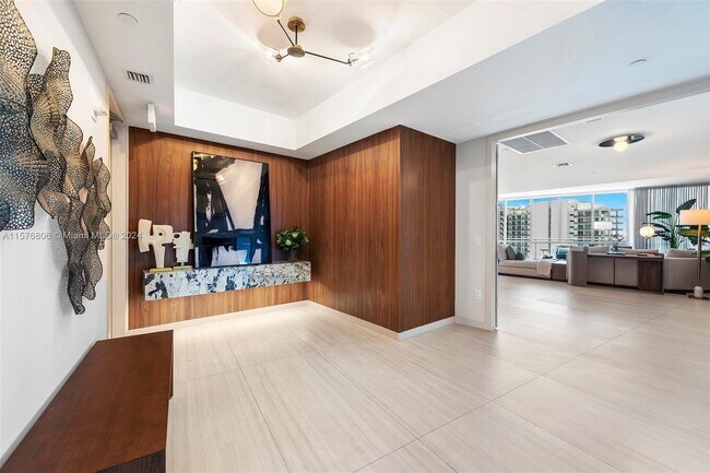 Foto del edificio - 851 NE 1st Ave