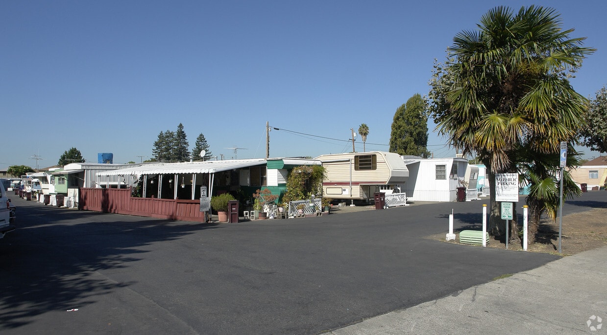 Primary Photo - Herperian Trailer Park