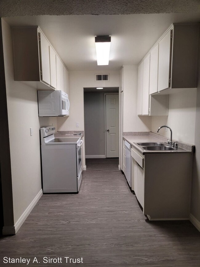 Building Photo - 2 br, 2 bath Apartment - 1005 Via Zapata C...