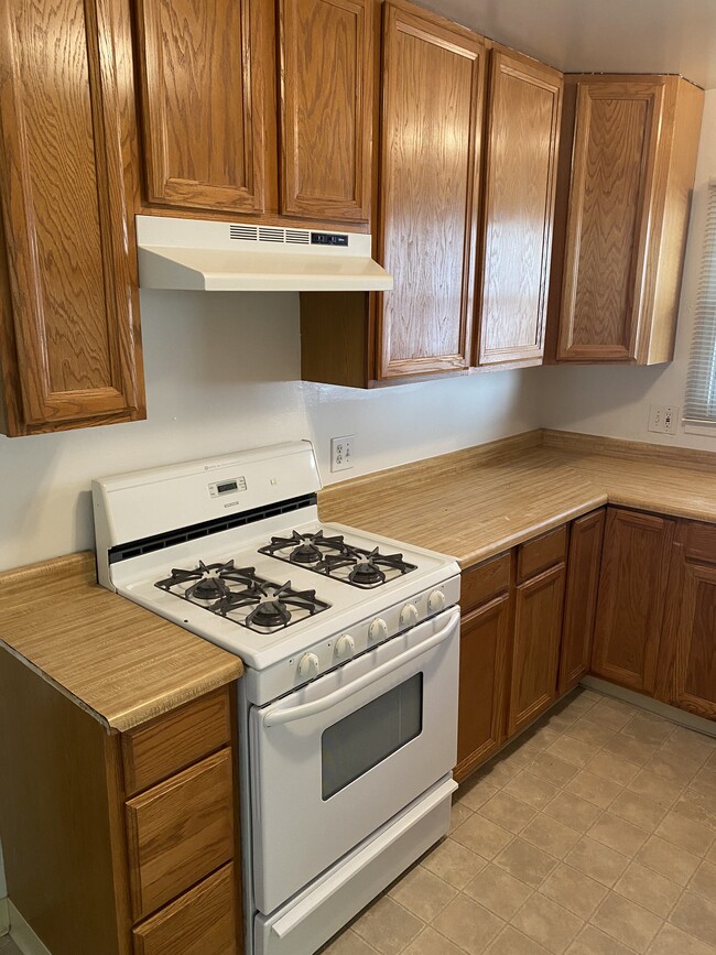 Kitchen - 3921 Alhambra Way