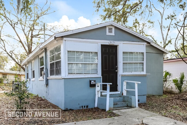 Foto del edificio - 1656 W 30th St