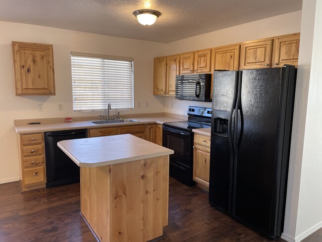 Building Photo - 6728 W Oak Vista Dr