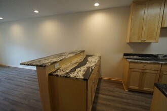 Building Photo - 1270 Larpenteur Ave W