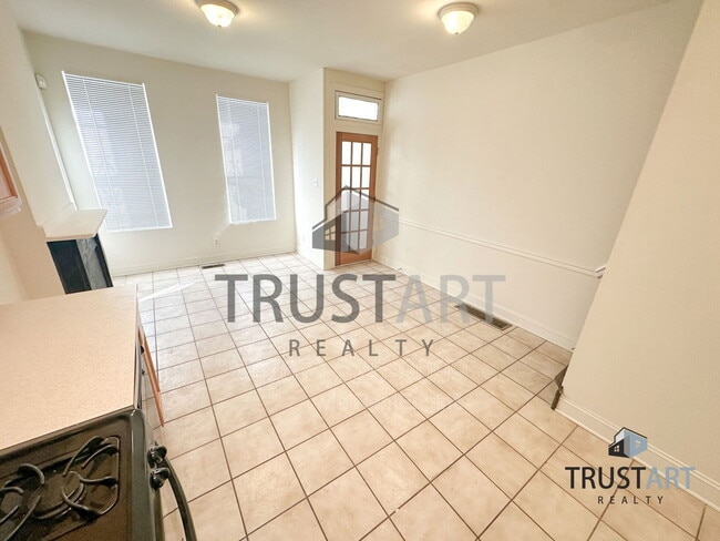 Photo - 2034 N Cleveland St House