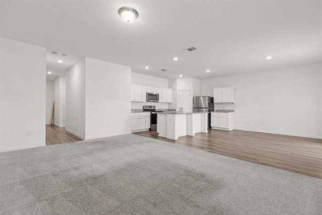 Building Photo - 409 Line of Fire Way
