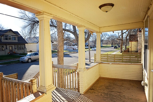 Building Photo - 814 2nd Avenue NW