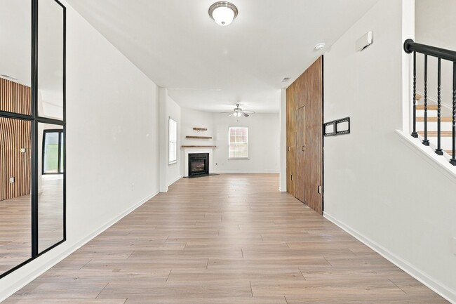 Building Photo - 129 Zulabelle Ct