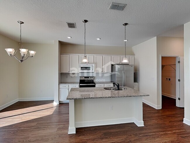 Foto del edificio - 4742 Reisswood Loop