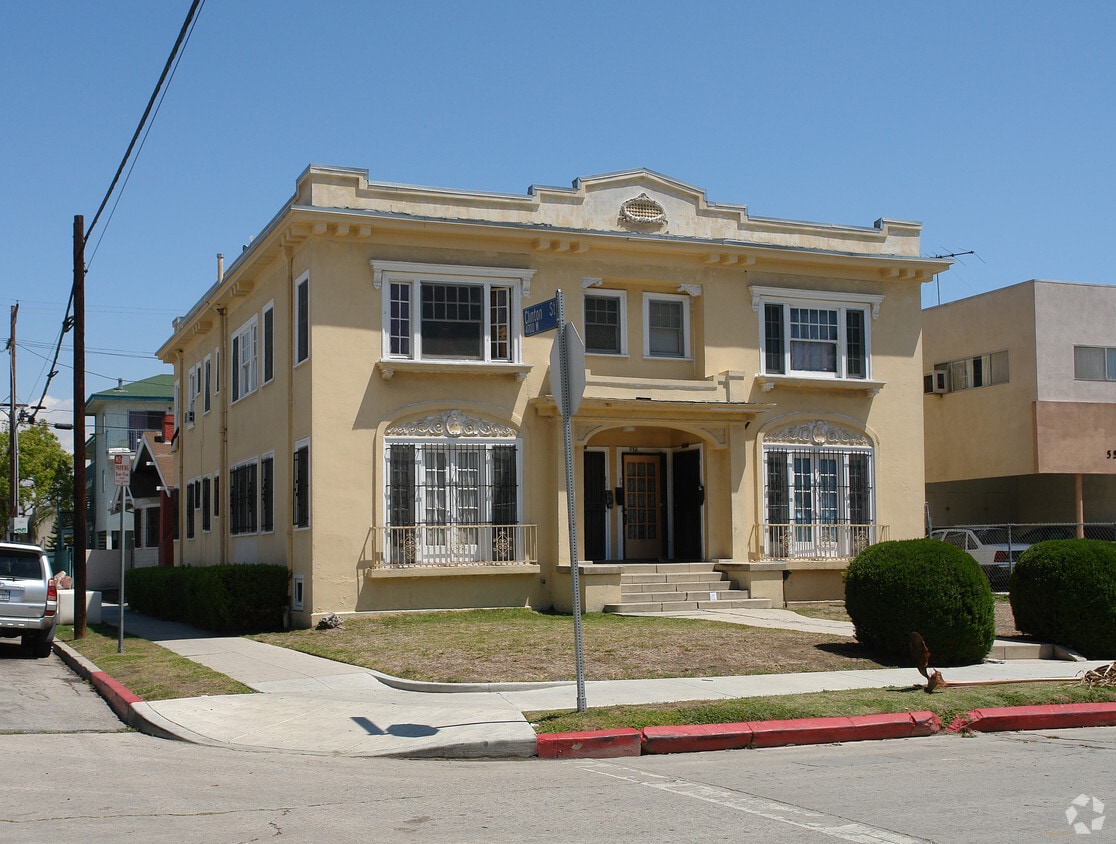 Building Photo - 556 N Serrano Ave