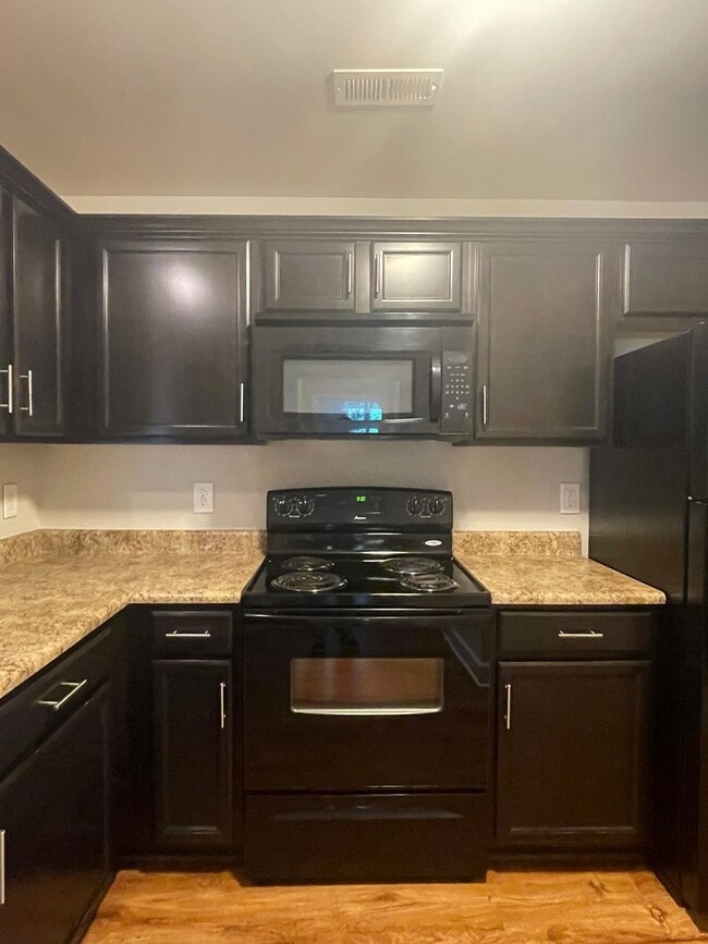 Building Photo - 8605 Peckham Ln
