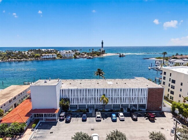 Foto del edificio - 2508 Bay Dr
