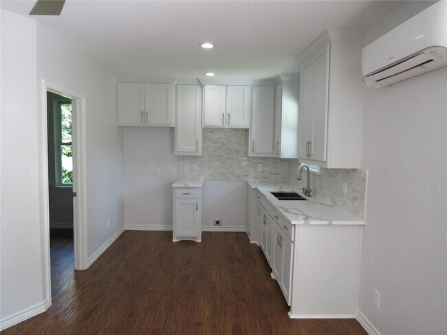 Foto del edificio - 818 Thomas St