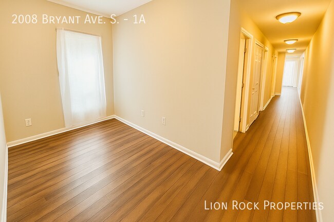 Foto del edificio - 2008 Bryant Ave S