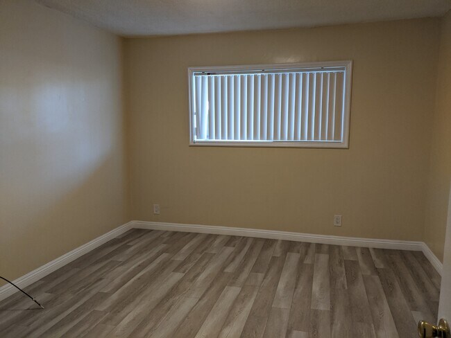 bedroom - 1000 N 1st St