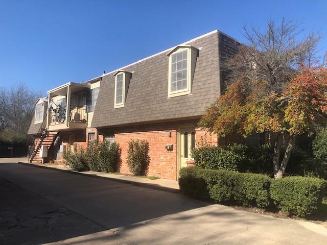 Primary Photo - 919 N Elm St