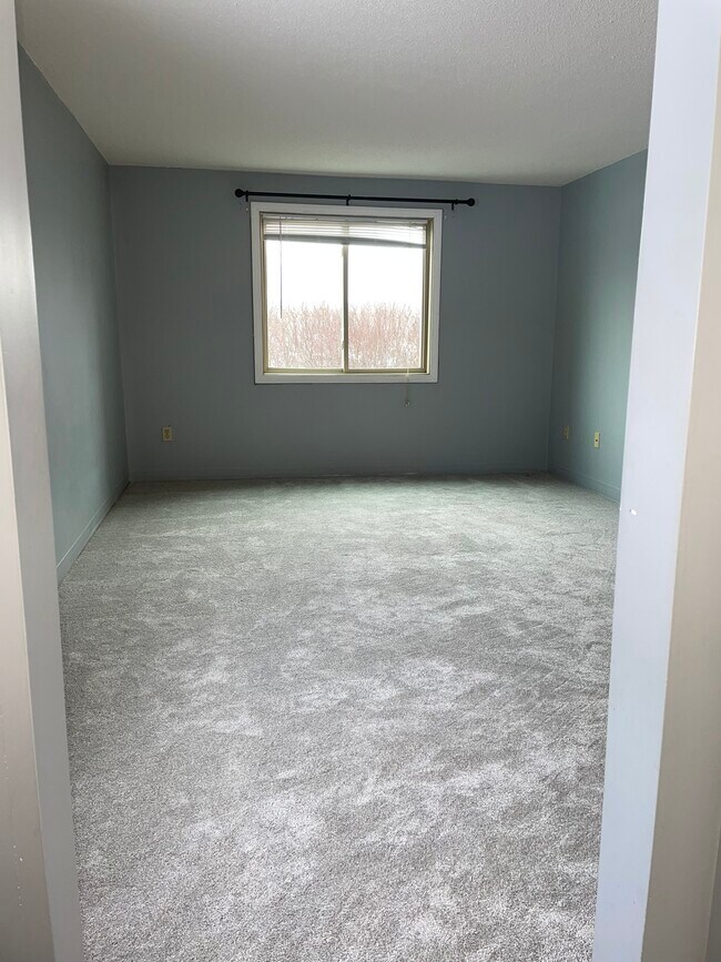 Building Photo - 15 Bower Rd